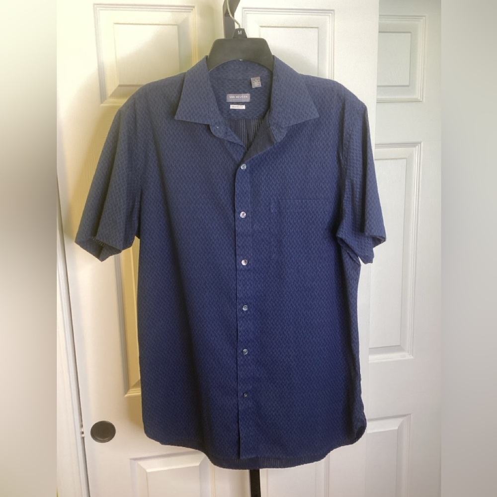 Van Heusen Dark Blue Casual Button Down Shirt, size Medium
